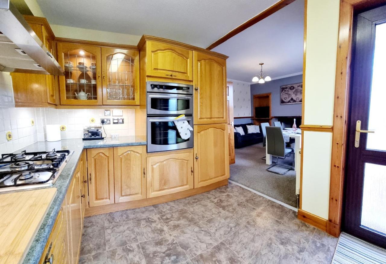 Inverness City 3 Bedroom House Free Parking Exterior photo