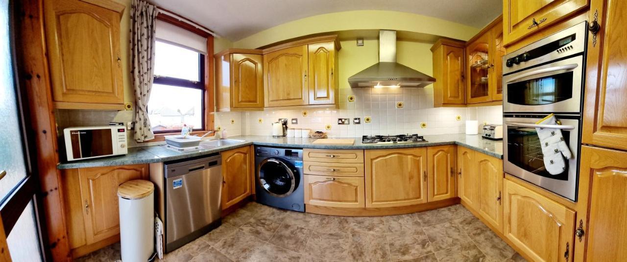 Inverness City 3 Bedroom House Free Parking Exterior photo
